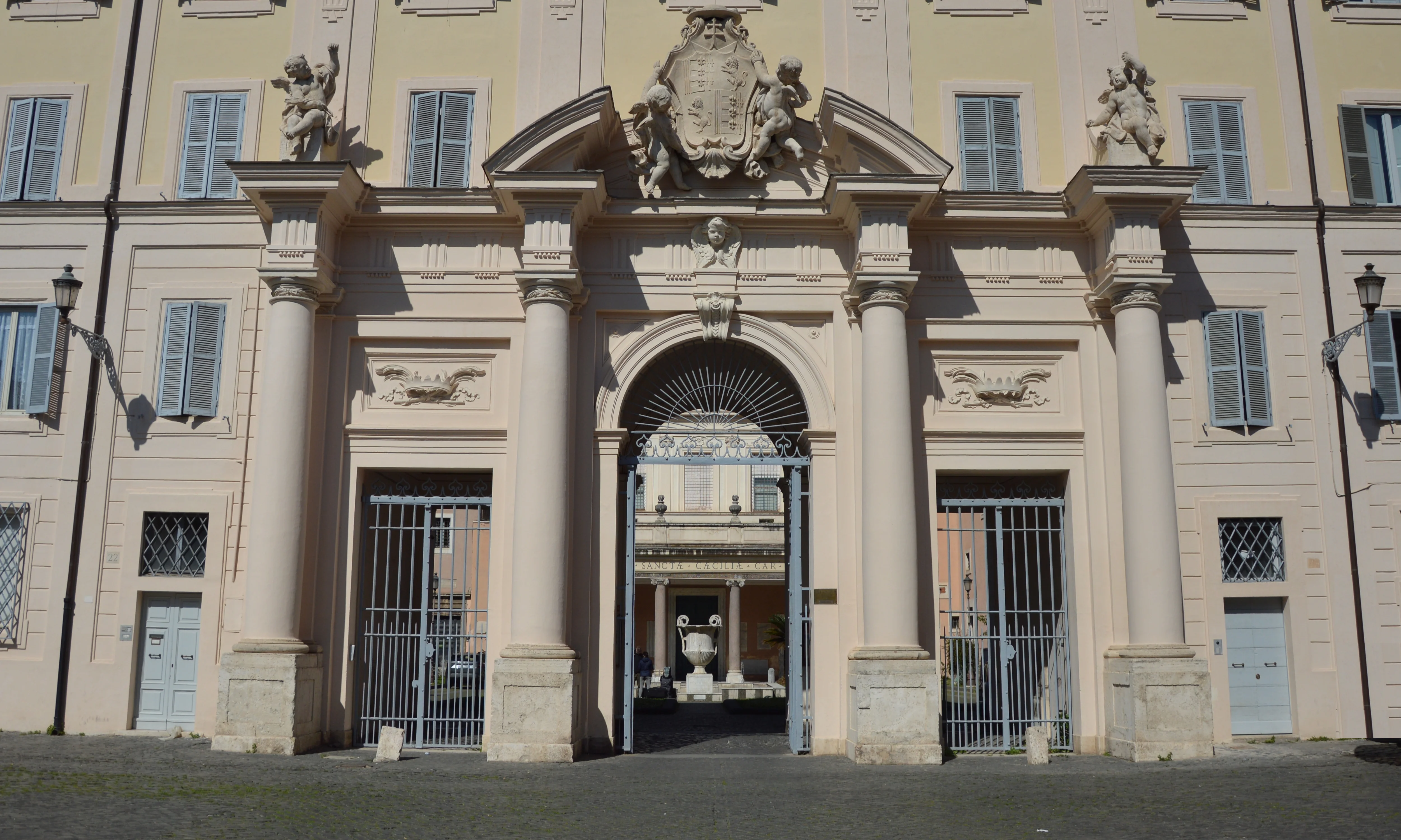 Basilica Santa Cecilia in Trastevere, Rome | Zoompit