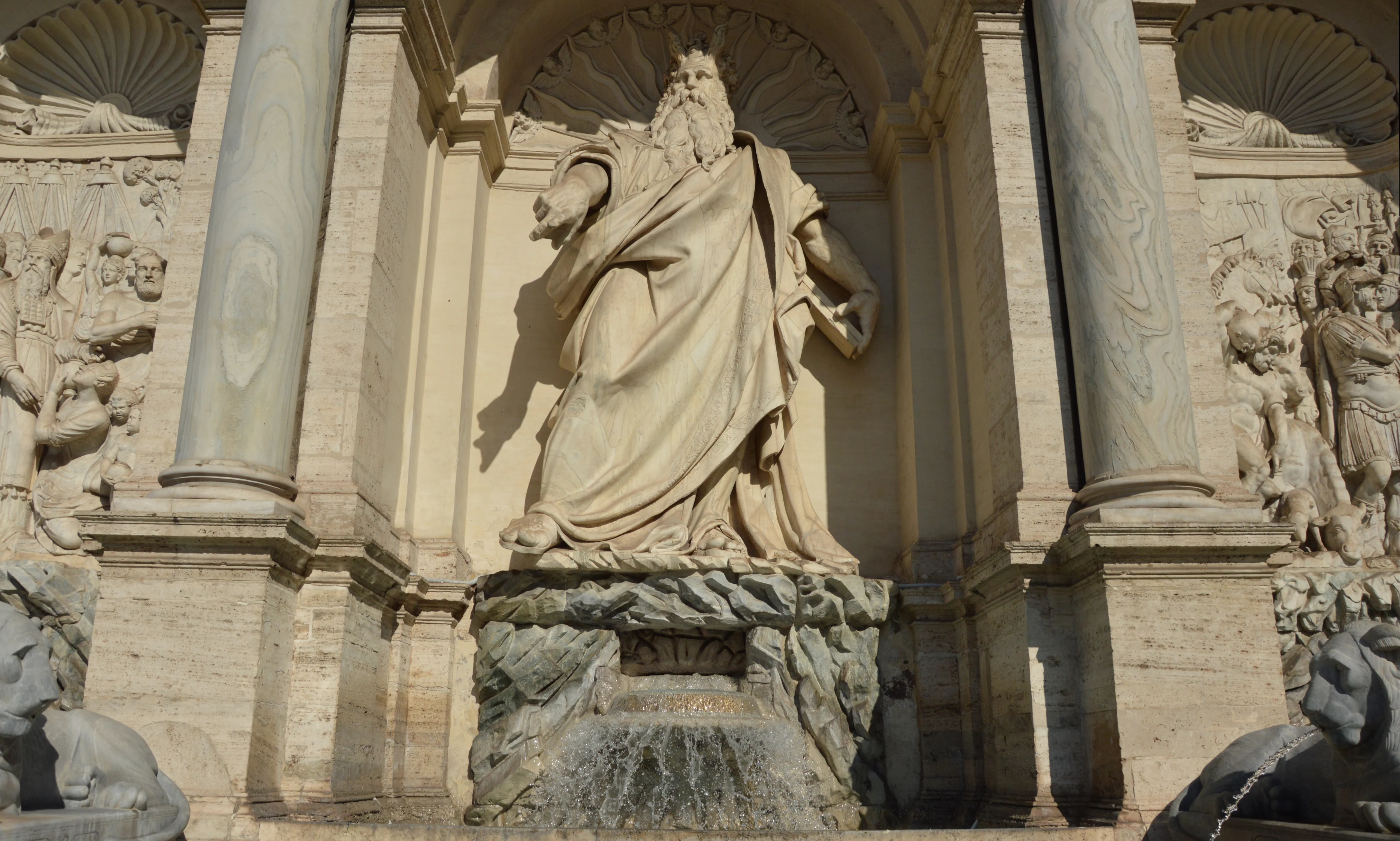 Fontana del Mosè, Rome | Zoompit