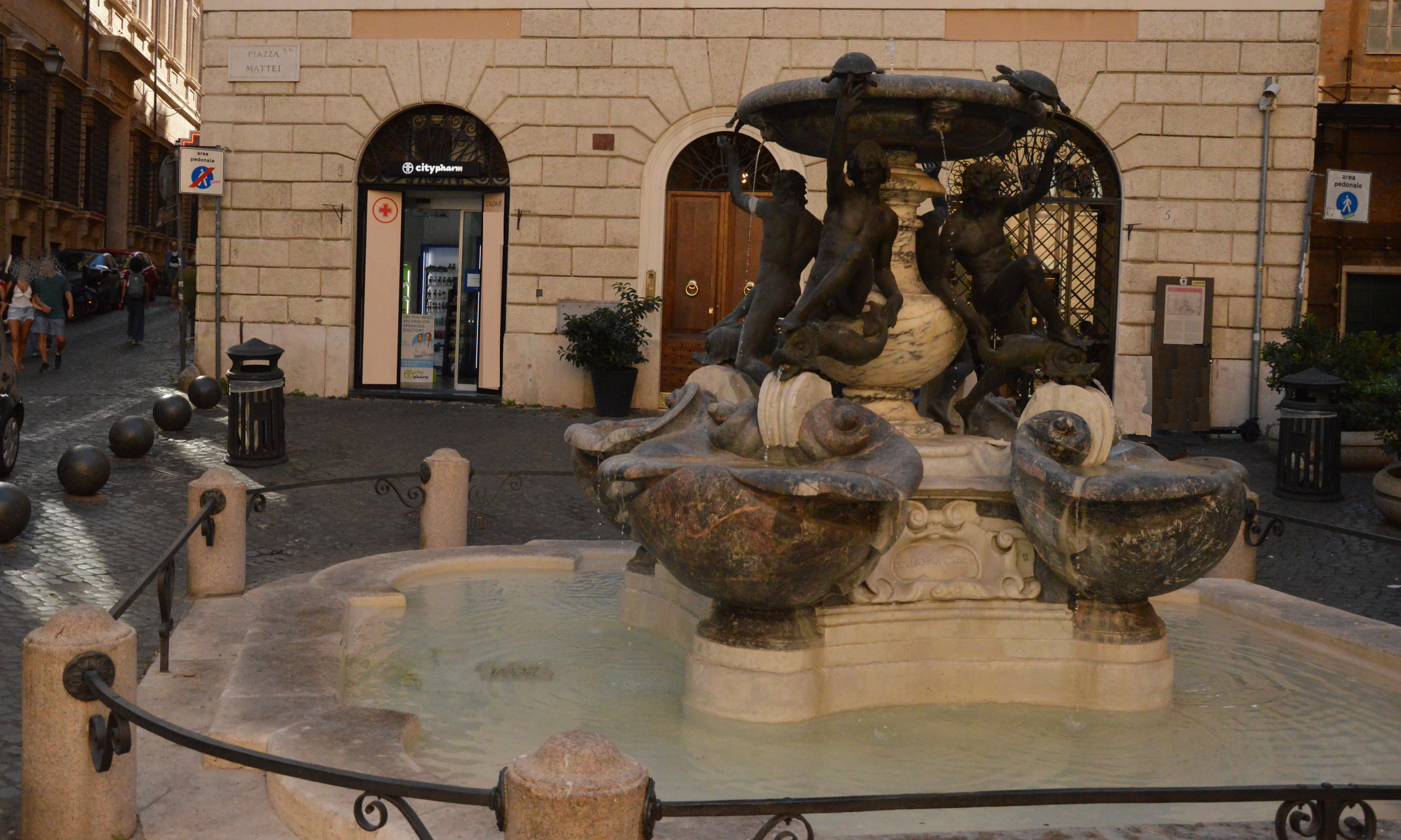 Fontana delle Tartarughe, Rome | Zoompit