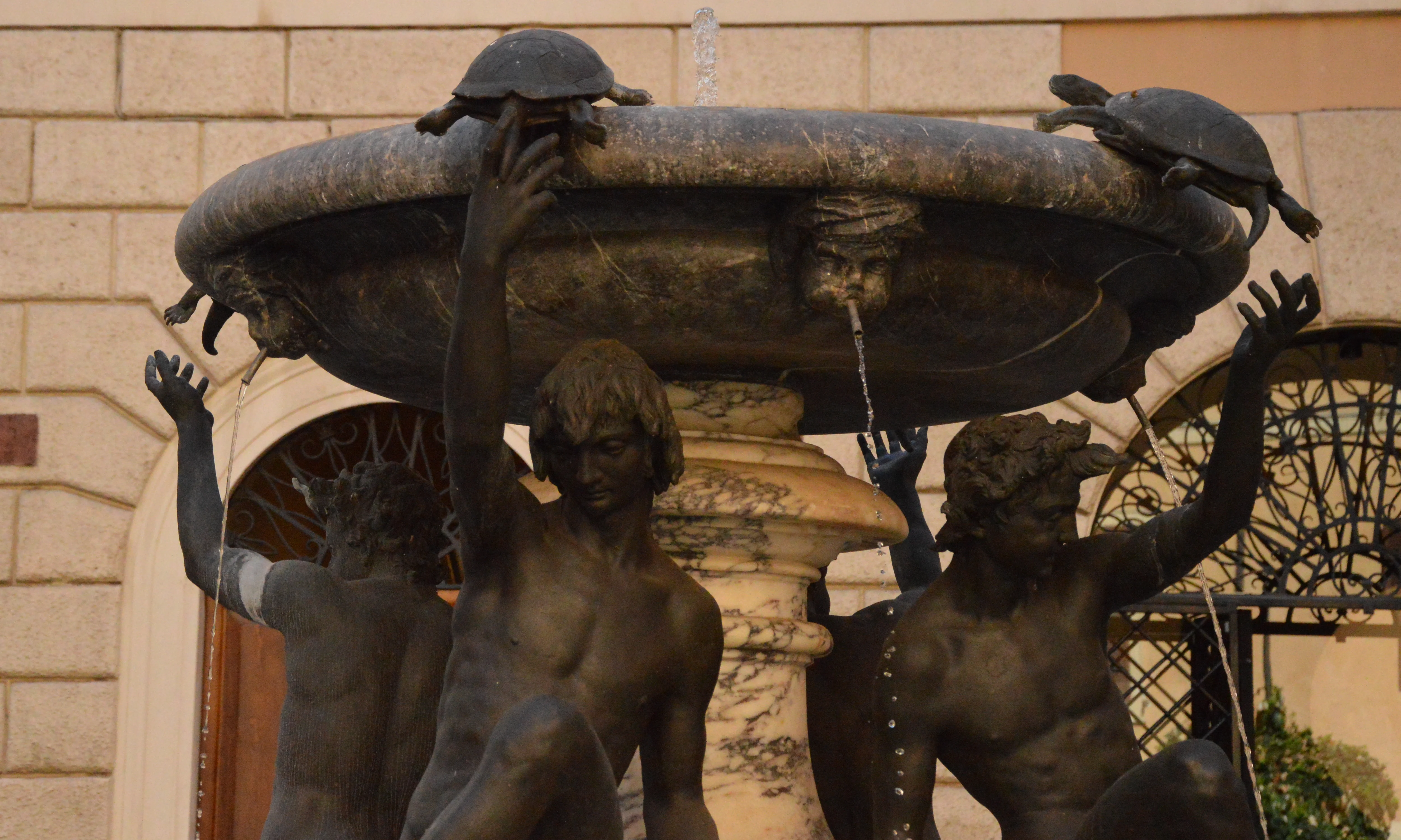 Fontana delle Tartarughe, Rome | Zoompit
