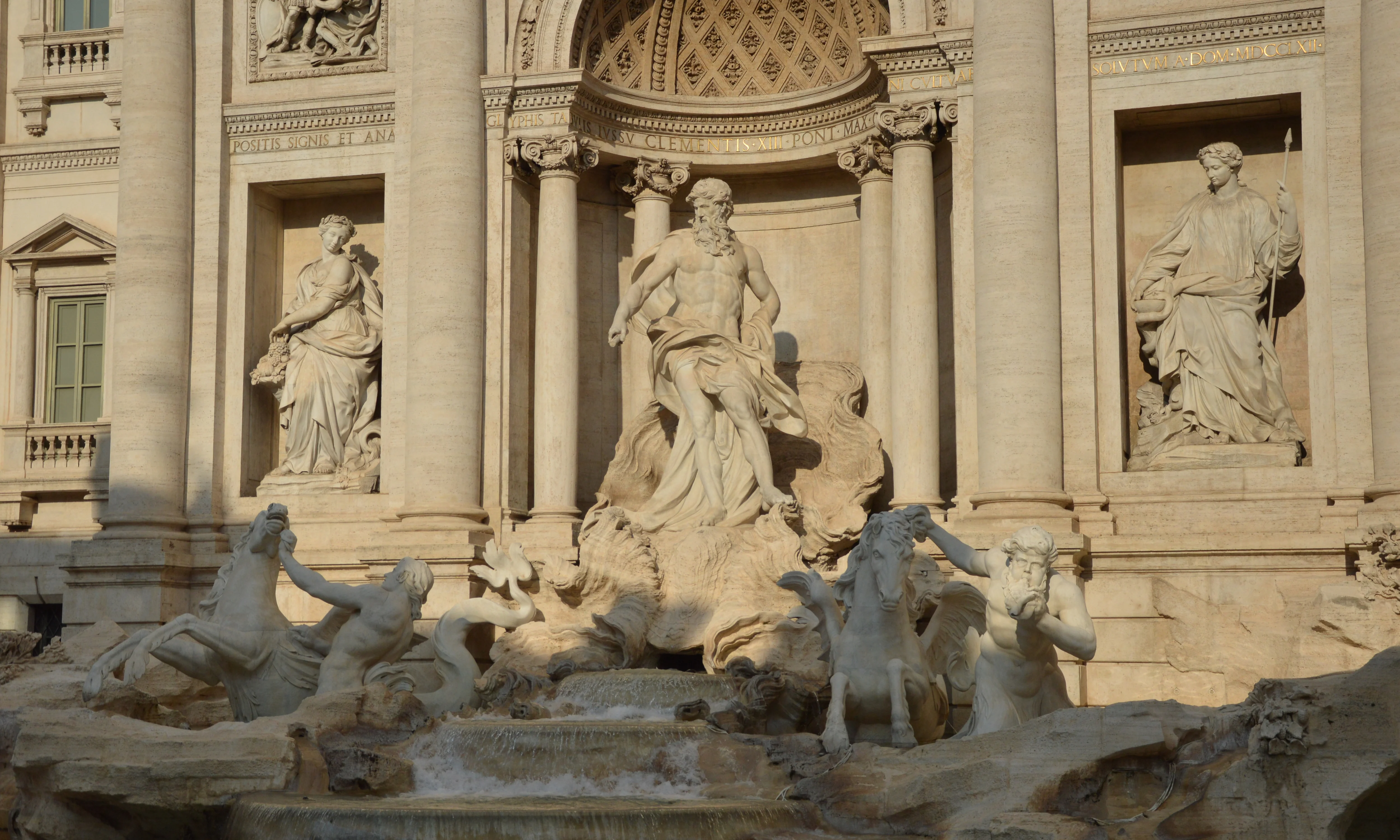 Fontana di Trevi, Rome | Zoompit