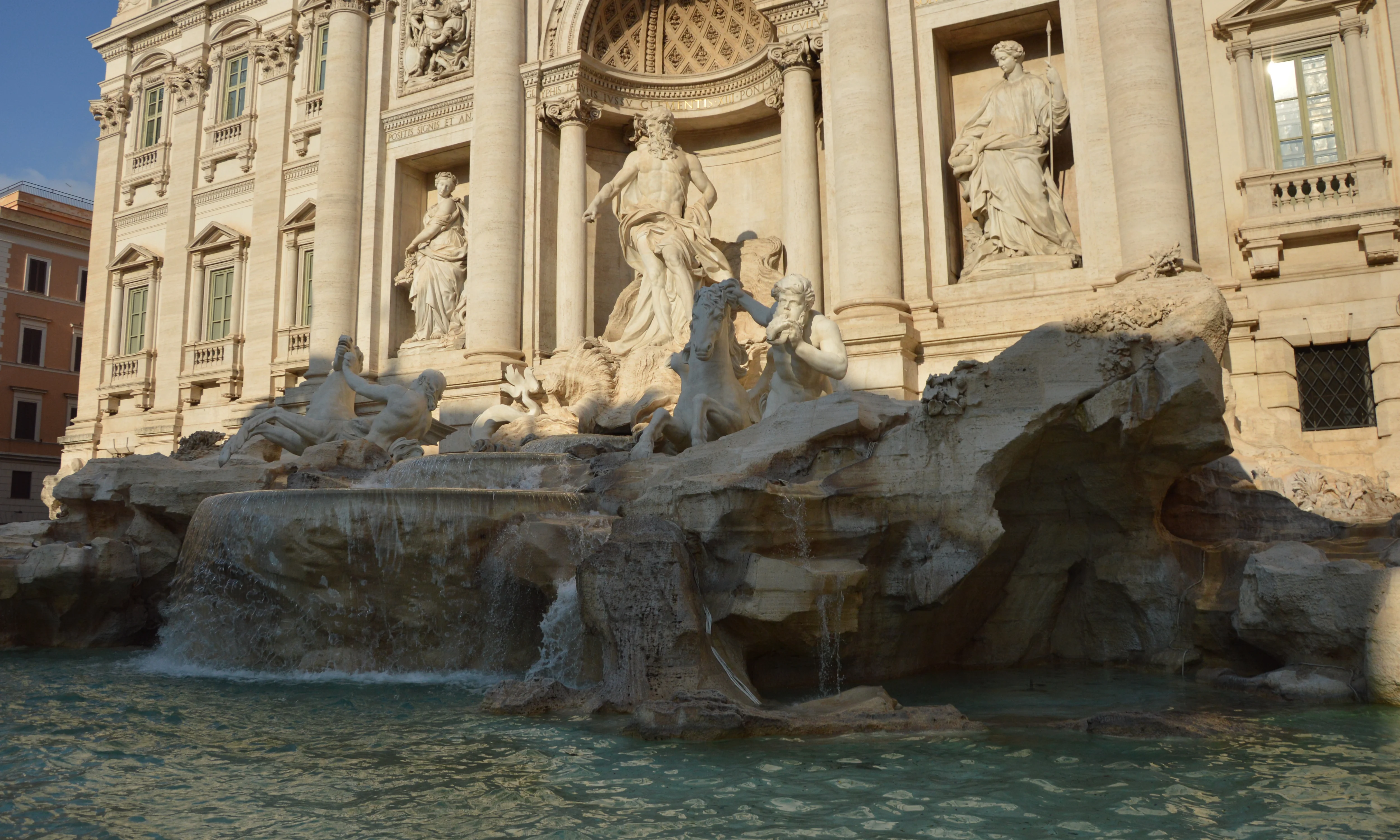 Fontana di Trevi, Rome | Zoompit