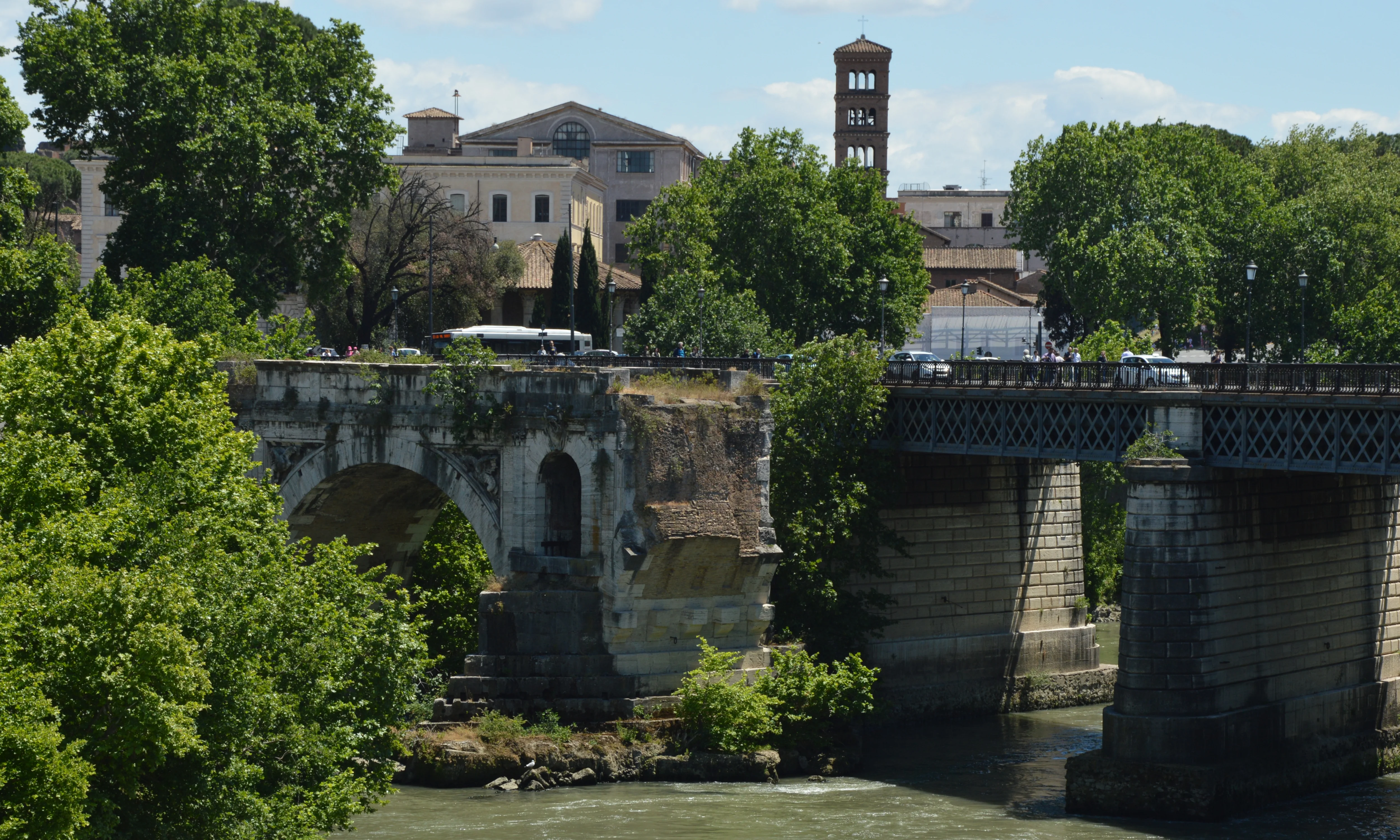 Isola Tiberina, Rome | Zoompit