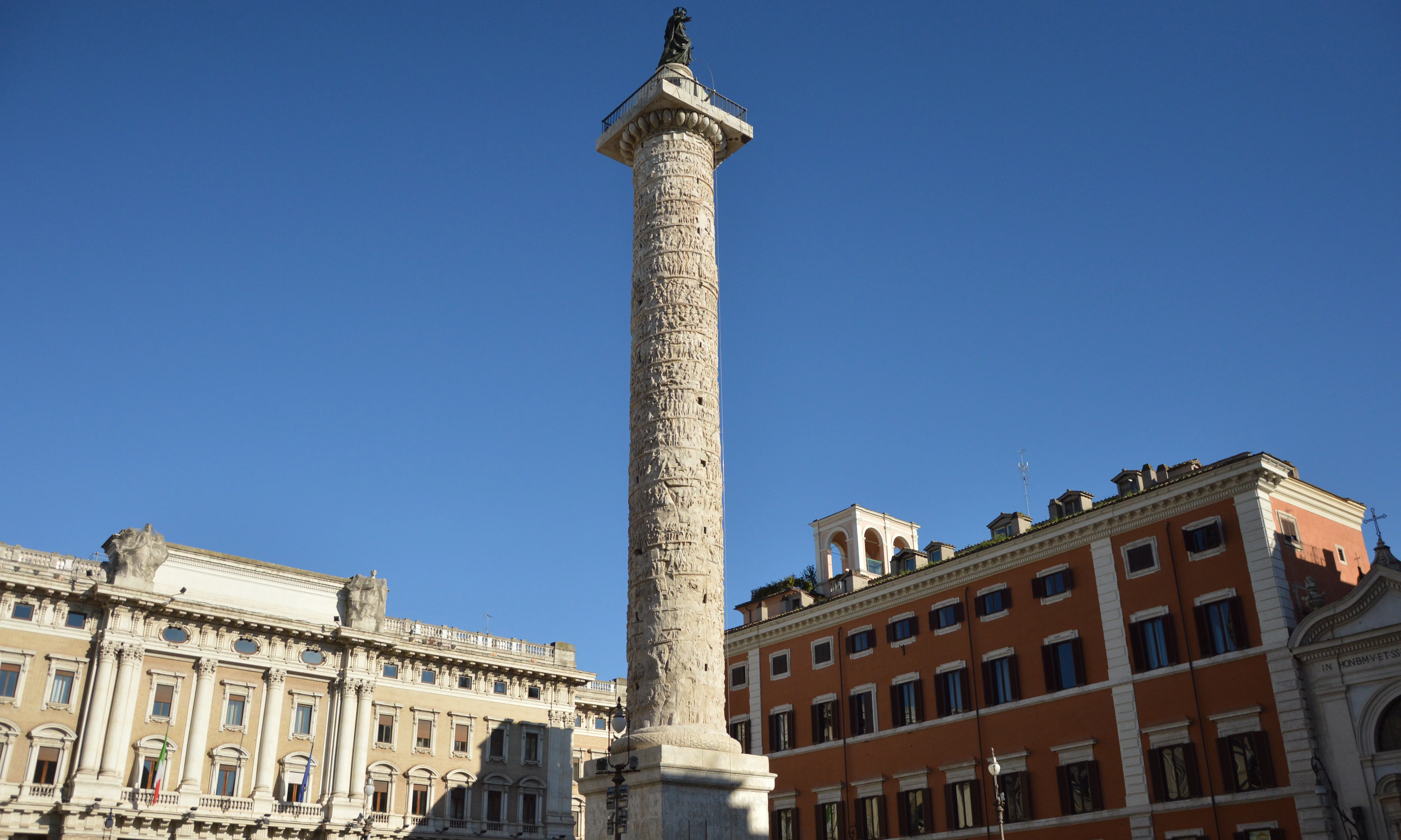 Piazza Colonna, Rome | Zoompit