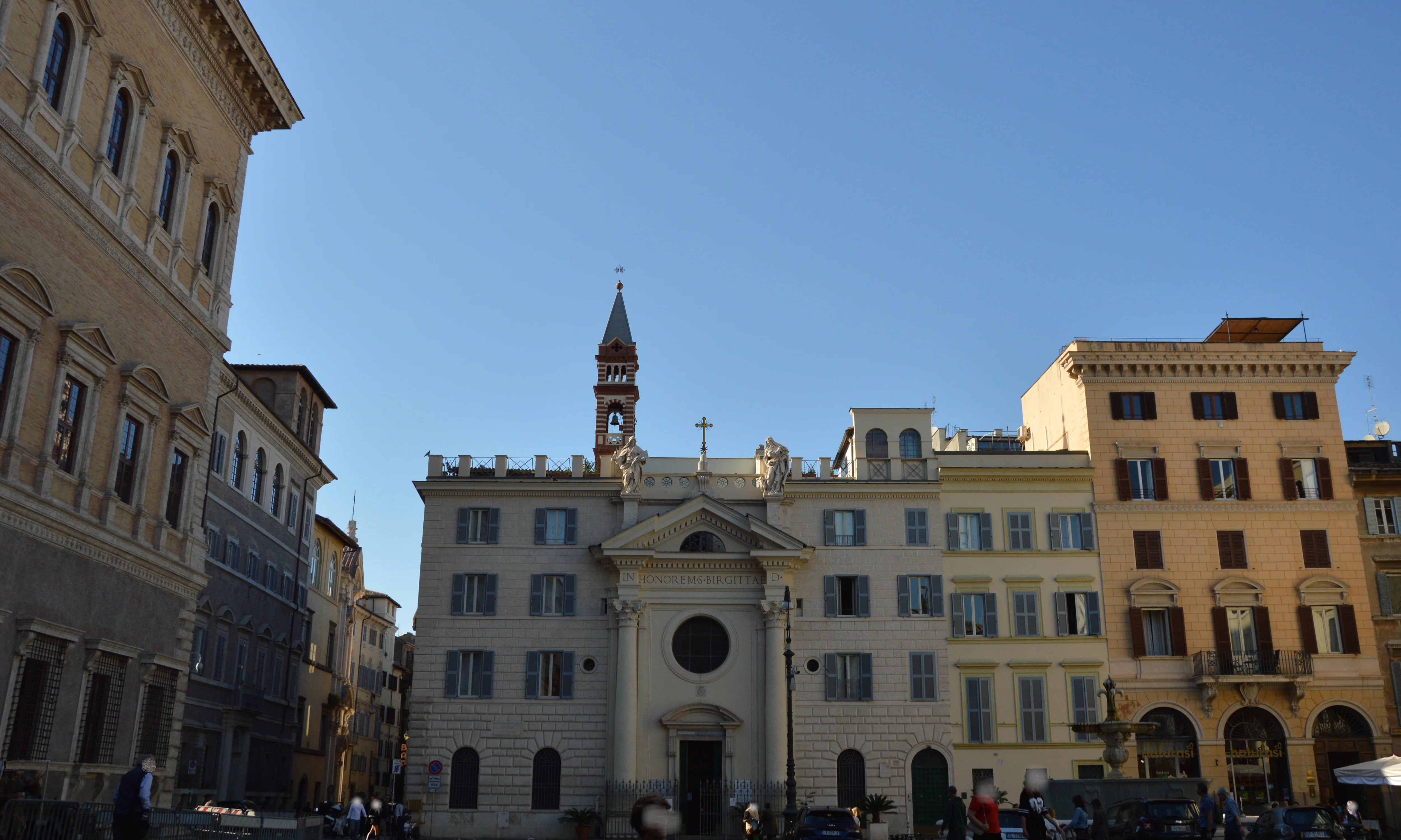 Piazza Farnese, Rome | Zoompit