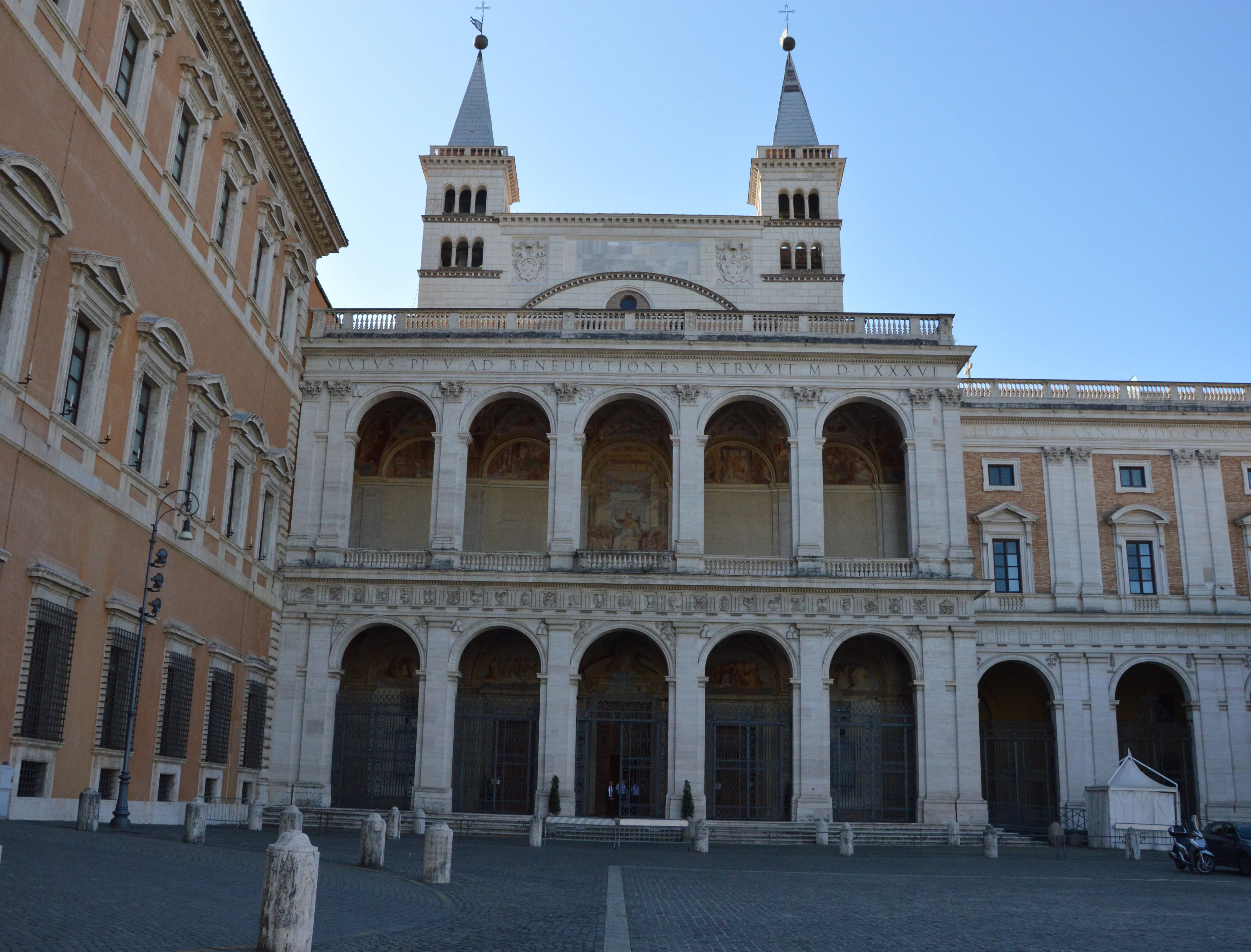 Basilica San Giovanni in Laterano, Rome | Zoompit