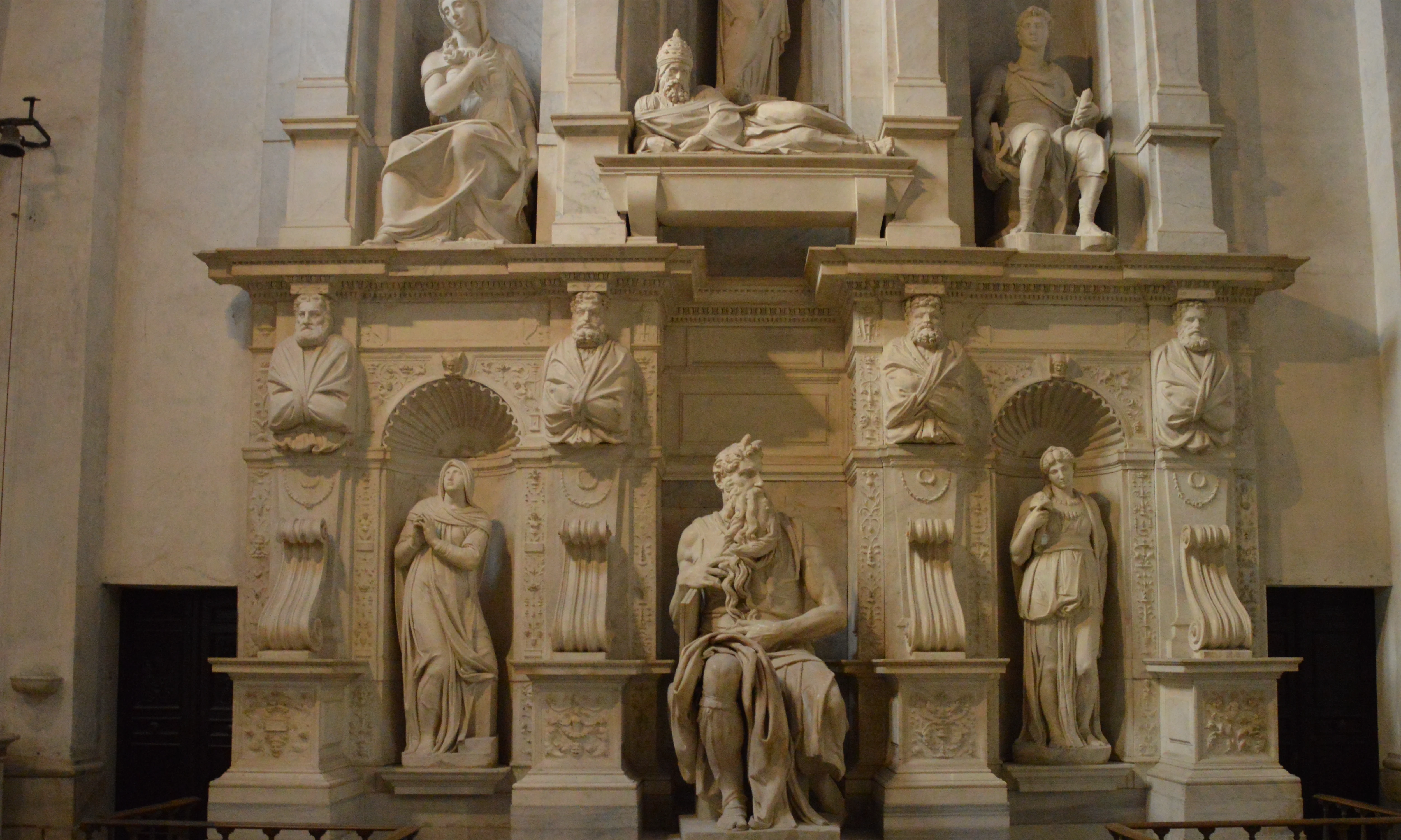 Basilica San Pietro in Vincoli, Rome | Zoompit