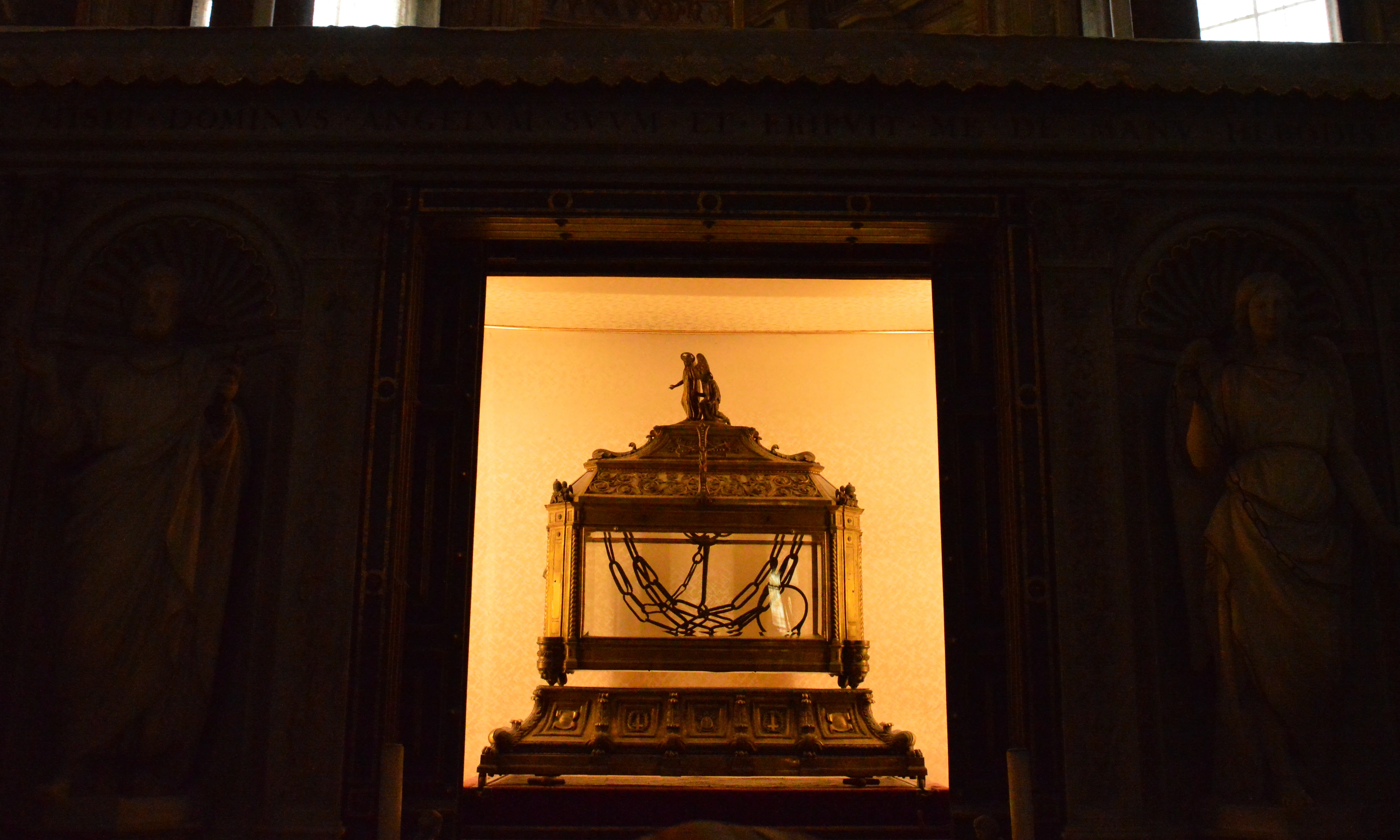Basilica San Pietro in Vincoli, Rome | Zoompit
